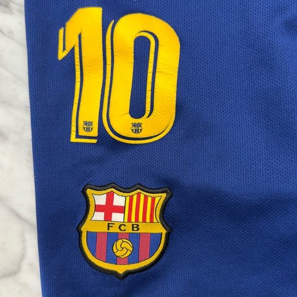 EUC   NIKE FCB shorts size 7 - Picture 2 of 3